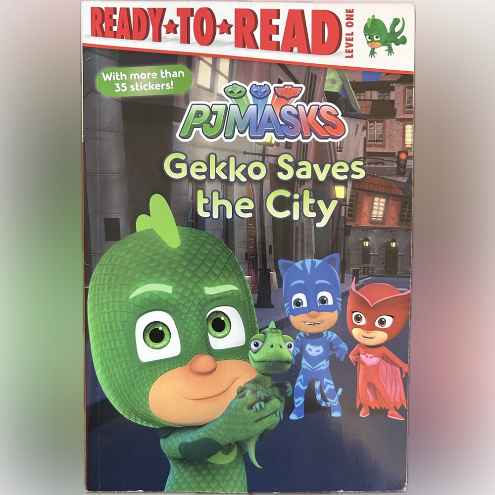 BUNDLE & SAVE🎉 PJ Masks Gekko Saves the City Level 1 Reader